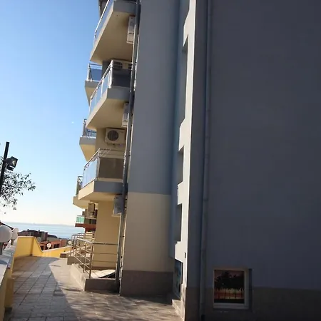 Menada Apartment *
